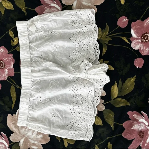 Shabby Chic White Eyelet Lace Sleepwear Set - Picture 5 of 5